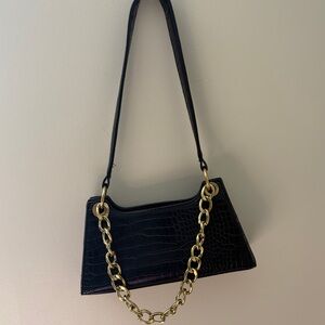 Elegant Black Croc-Embossed Shoulder Mini Bag with Gold Chain